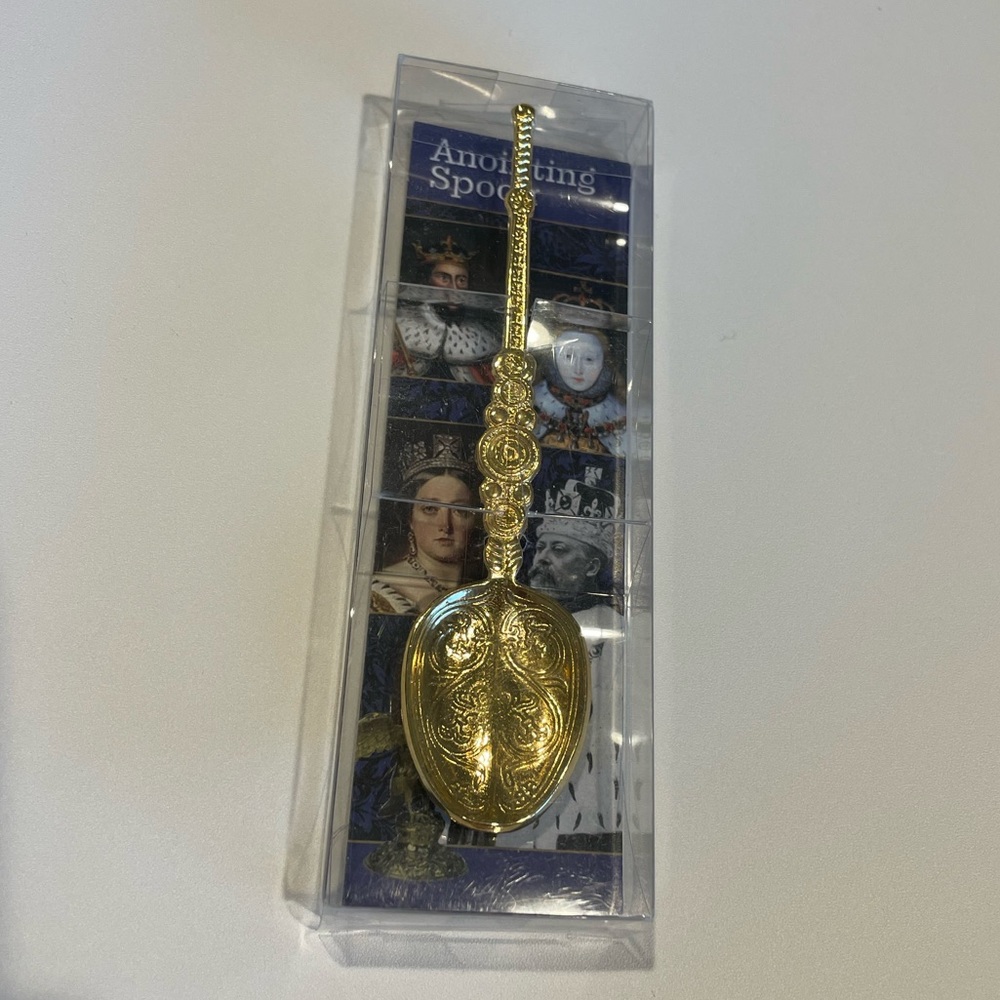 Anointing spoon